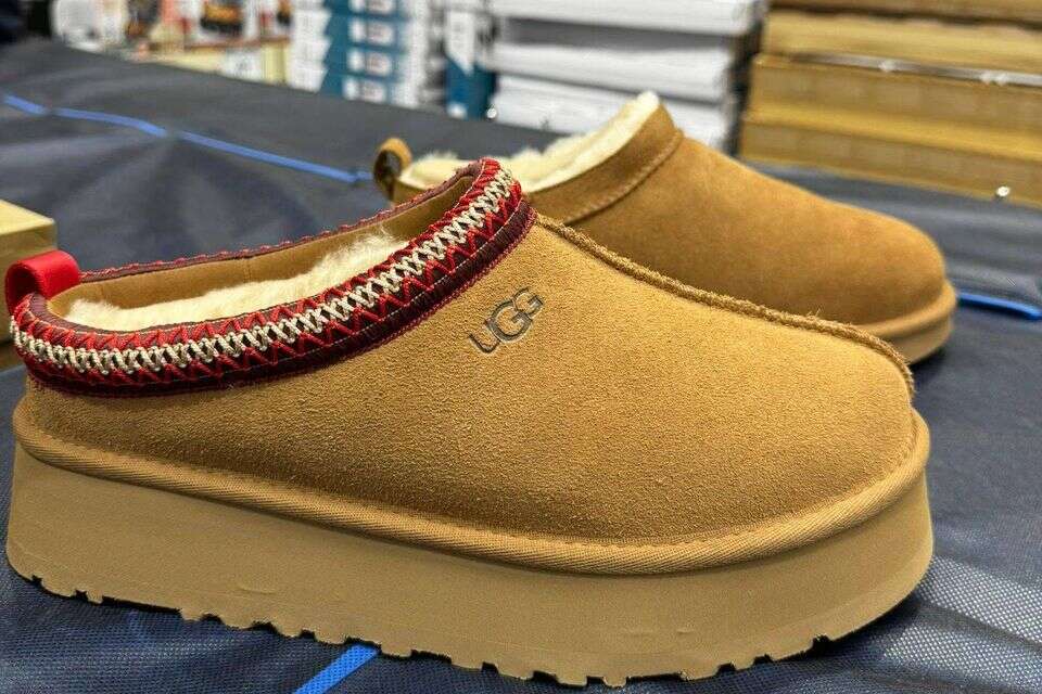 החל מ-299 שקלים: מצאנו לכם נעלי UGG במחיר הכי זול