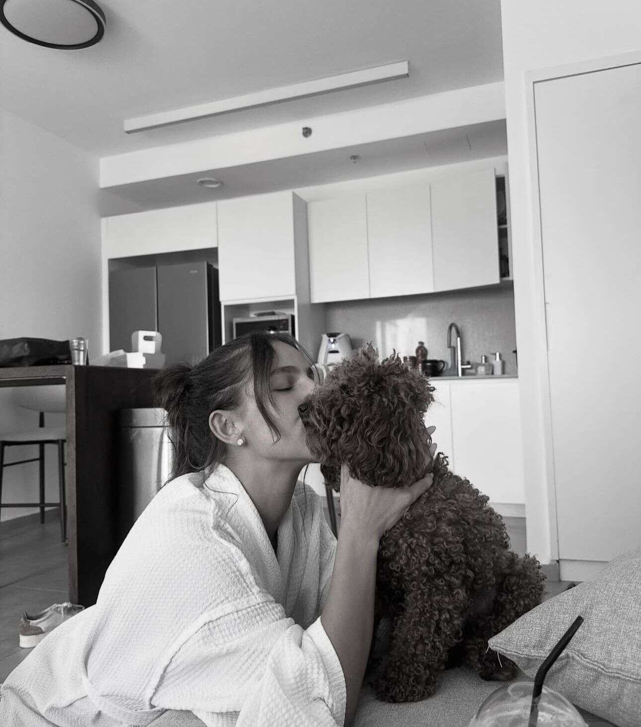 אן אברהמי , אינסטגרם