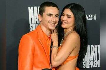 לאחר השמועות על פרידה: קיילי וטימותי בכתום על השטיח האדום