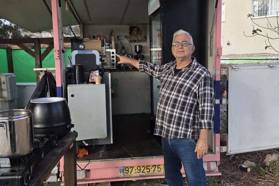 עוזר לייפר בעגלת הקפה , כפרי הילדים אס או אס