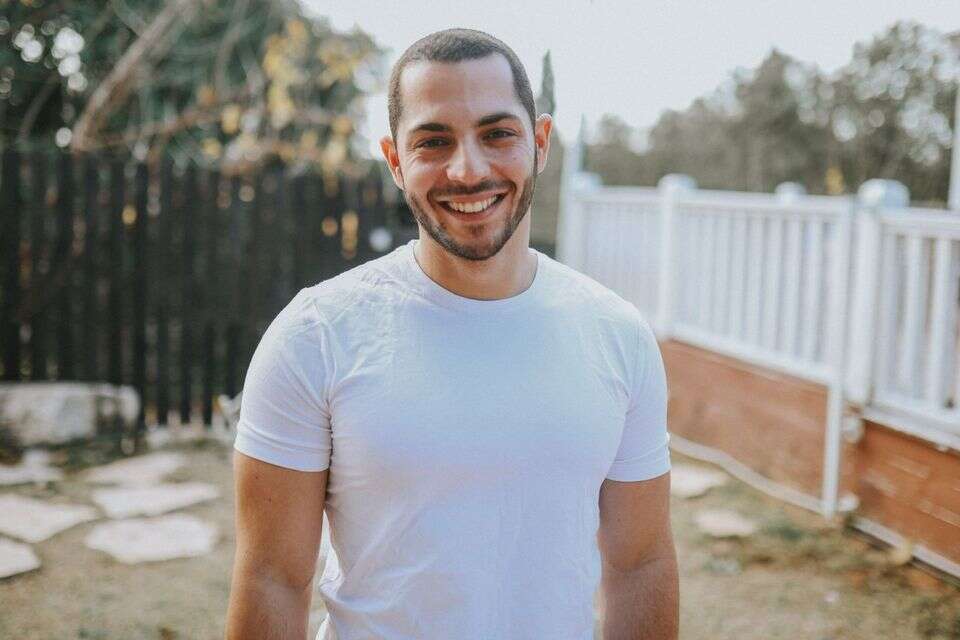 אריק נני מספר על הטראומה מה-7 באוקטובר: ״במשך 6 שעות ברחנו"