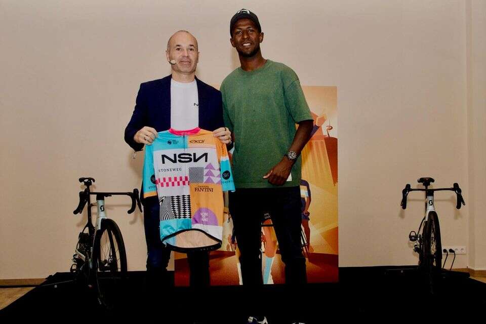 אנדרס אינייסטה משיק את המדים החדשים של NSN , NSN