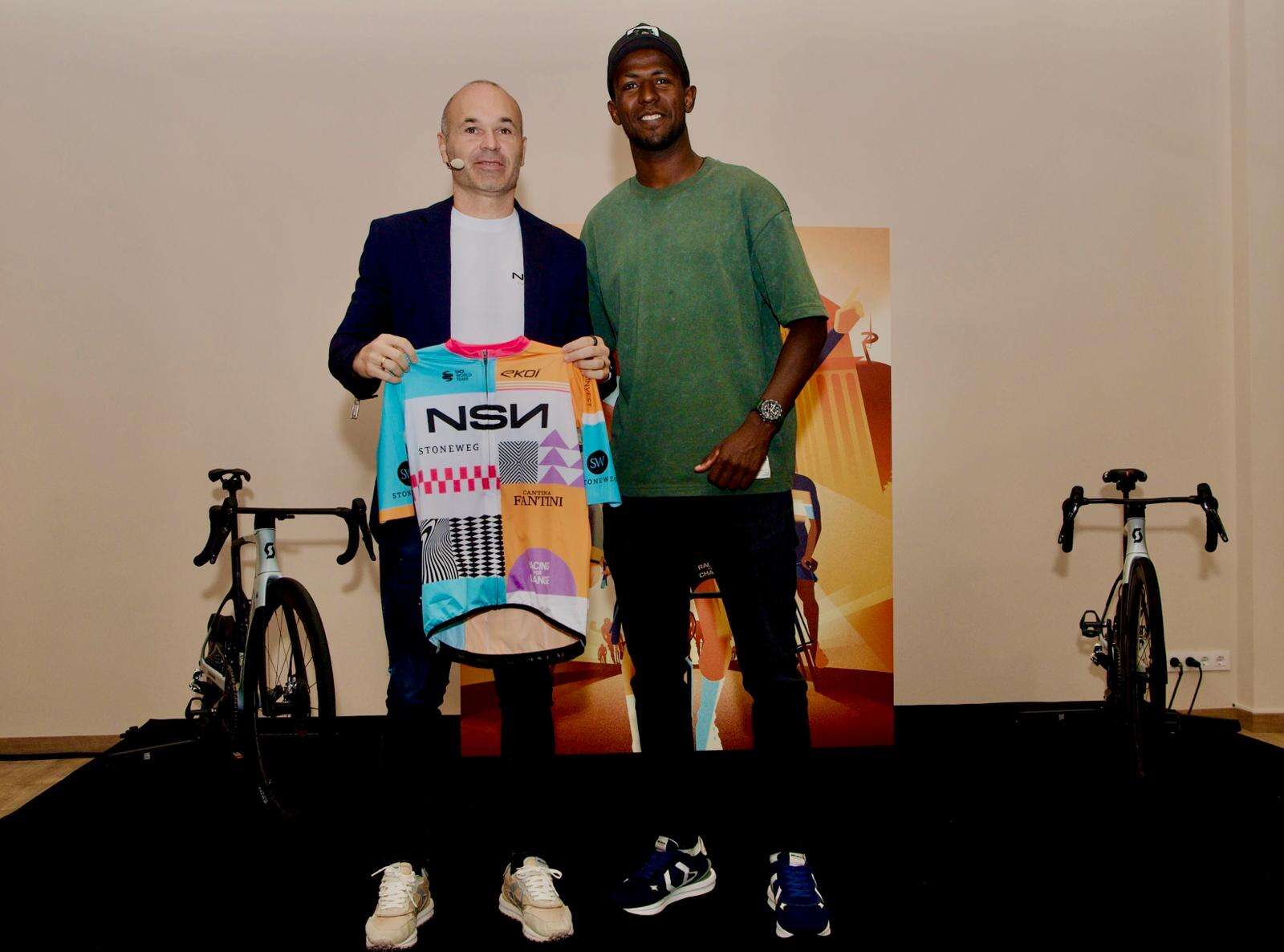 בלי זכר לישראל: אנדרס אינייסטה השיק את המדים החדשים של NSN‏