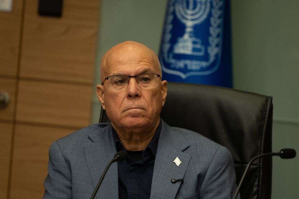  צביקה פוגל , אורן בן חקון