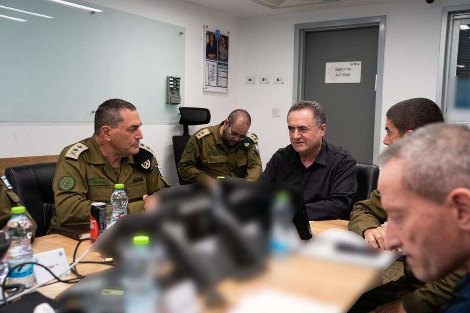 בדרך לפיוס? שר הביטחון כ"ץ והרמטכ"ל זמיר בהערכת מצב , אריאל חרמוני / משרד הביטחון
