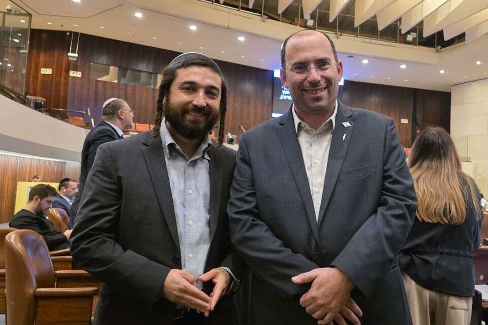 ח"כ צבי סוכותיחד עם ח״כ שמחה רוטמן , חופשי