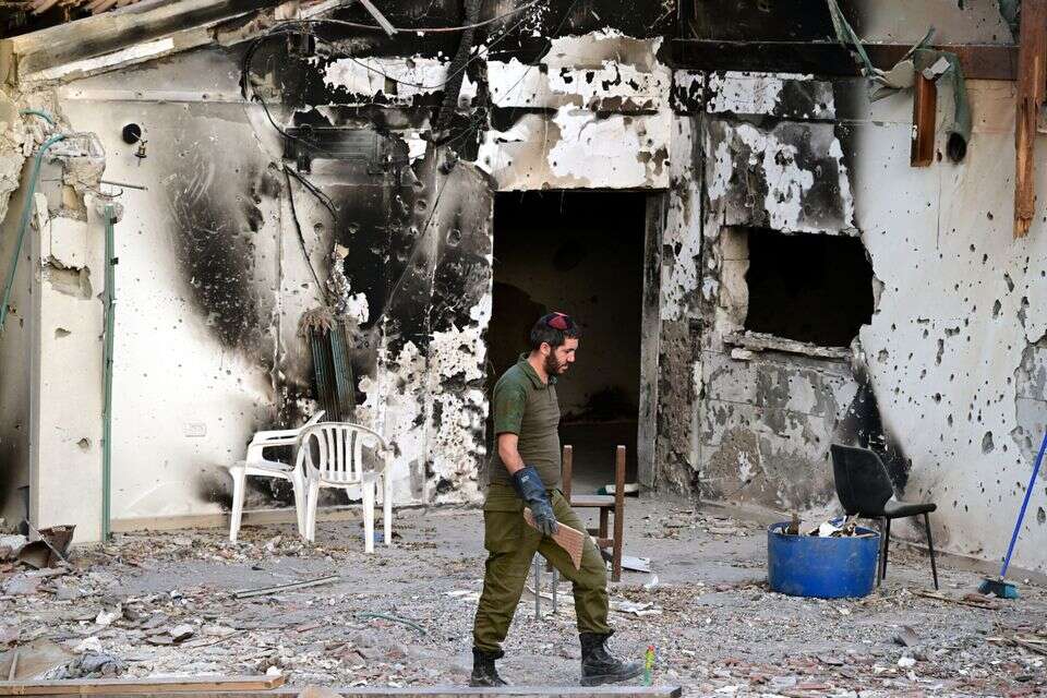 הרס בקיבוץ בארי , יוסי זליגר