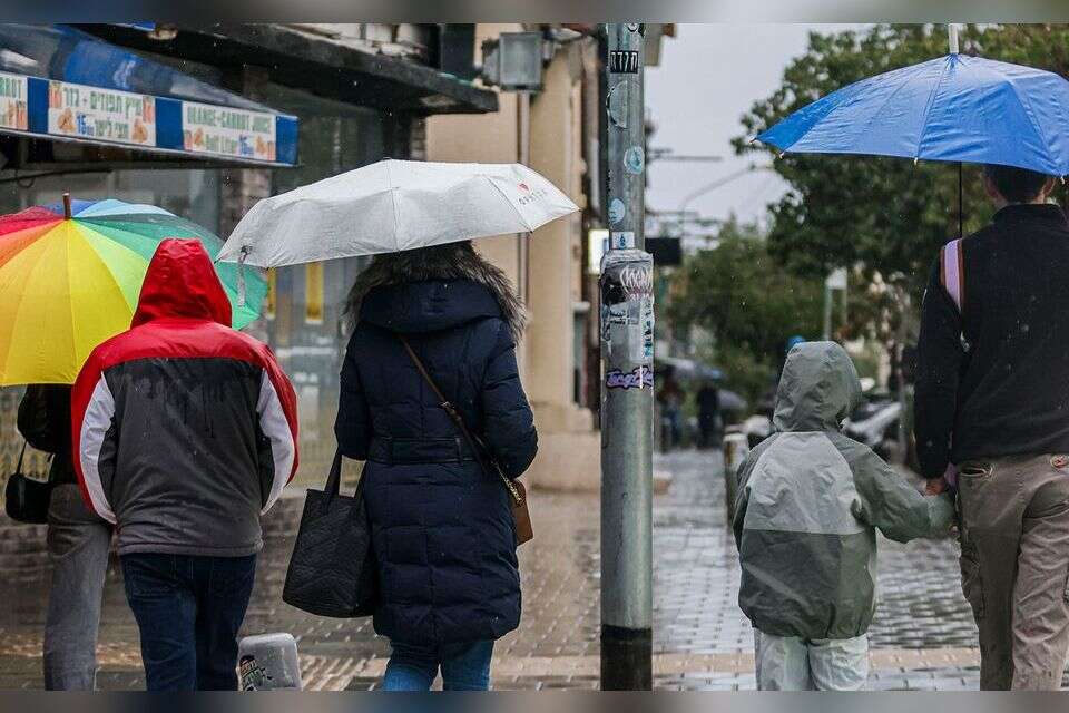 גשם בתל אביב , יהושע יוסף