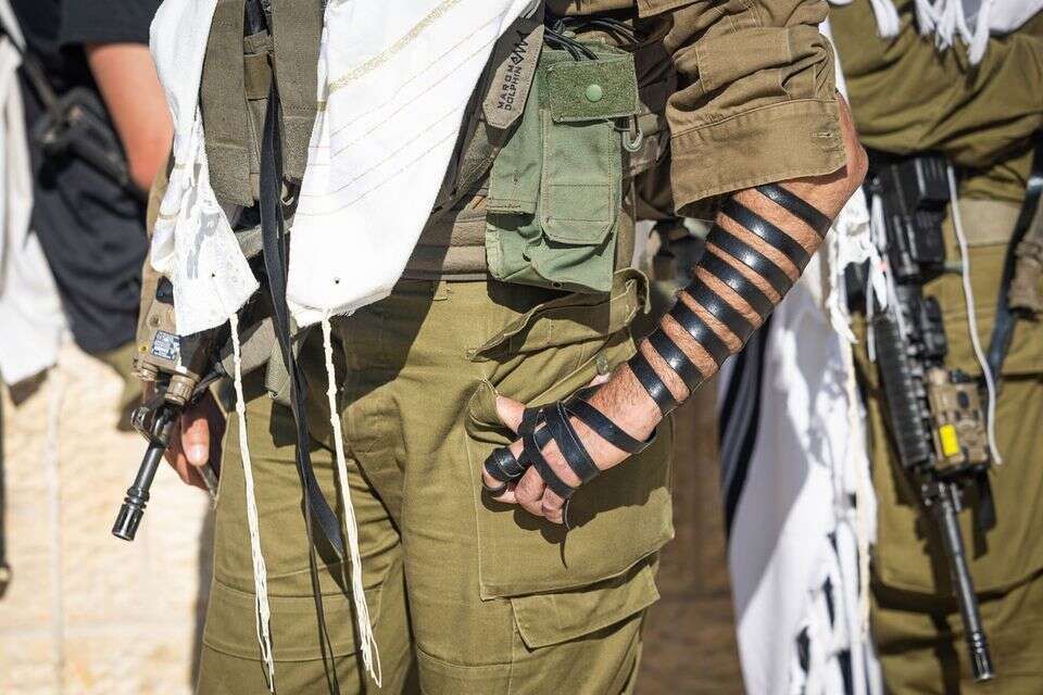 יצירת מסגרות הולמות לחיים החרדיים תהפוך את הגיוס לכדאי. חייל חרדי , אורן בן חקון