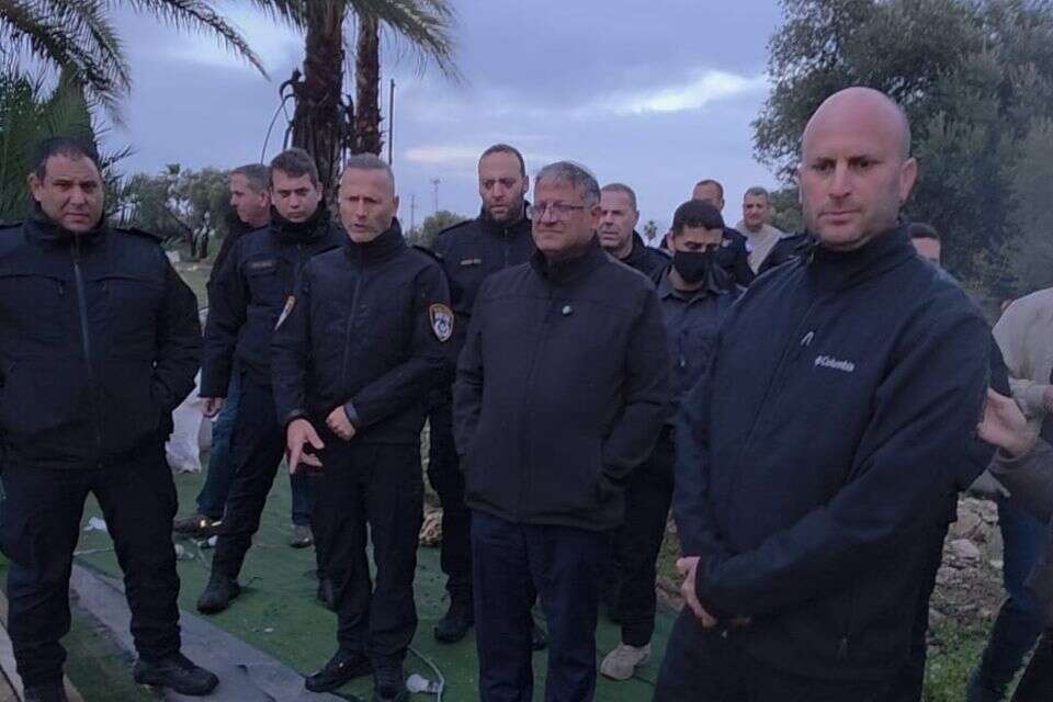 השר בן גביר וקציני המשטרה במתחם הקבר , דוברות המשטרה