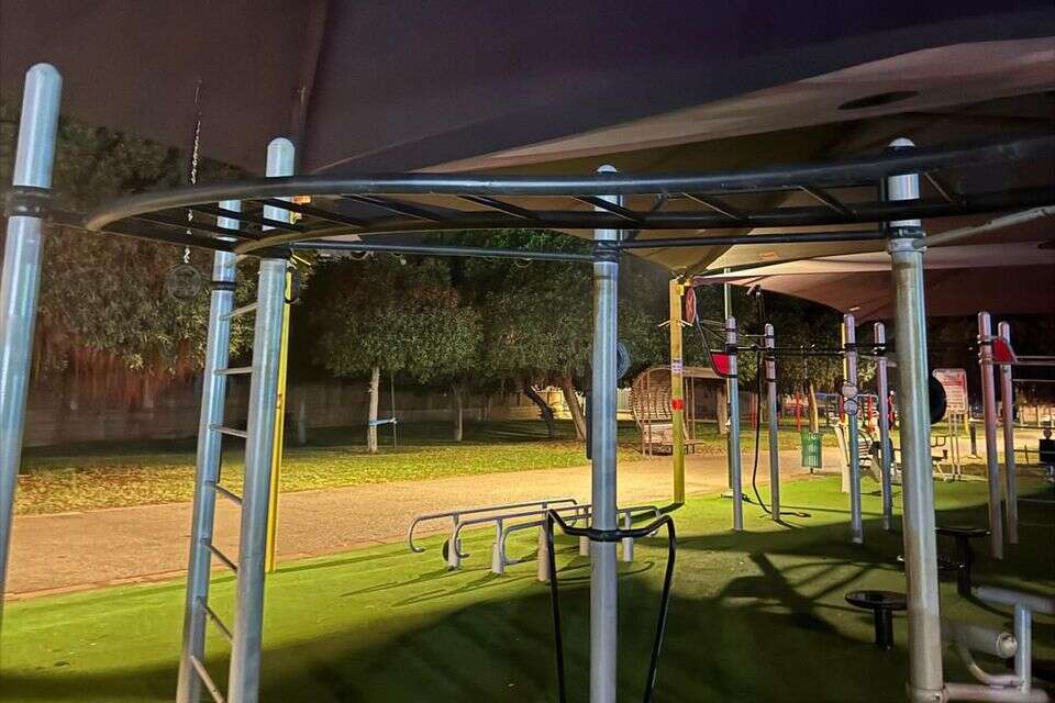 בן 18 נפל בגן שעשועים באשדוד, מצבו קשה מאוד , תיעוד מבצעי מד"א