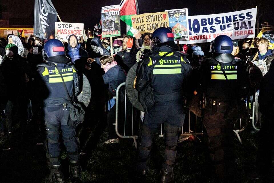 גם באמסטרדם: יהודים הותקפו על ידי פרו-פלשתינים במהלך הדלקת נר ראשון , אי.פי.אי