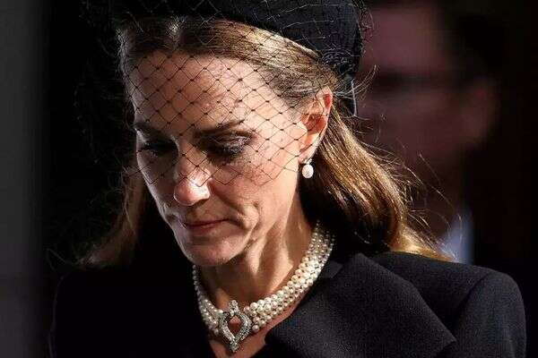 קייט מידלטון , REUTERS/Toby Melville TPX IMAGES OF THE DAY