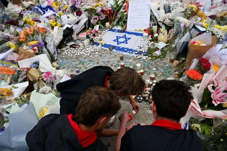 לאן נלך? בקצה העולם, היהודים מחשבים מסלול הביתה