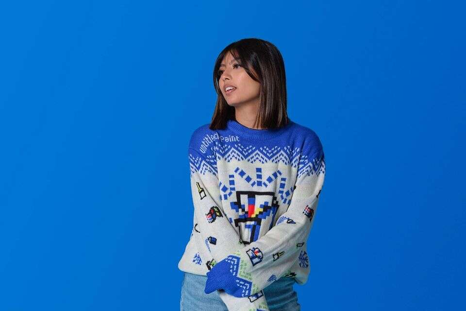 "הסוודר המכוער" של מיקרוסופט חוזר: מה חדש בקולקציית 2025?