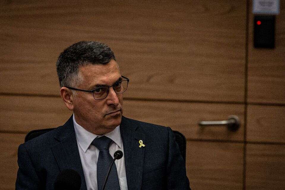 גדעון סער  , אורן בן חקון