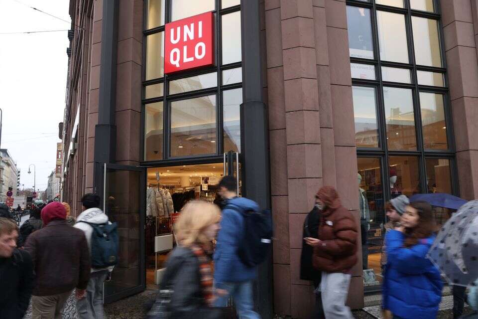 המיליארדר שמאחורי יוניקלו לא עוצר: היעד - לעקוף את זארה