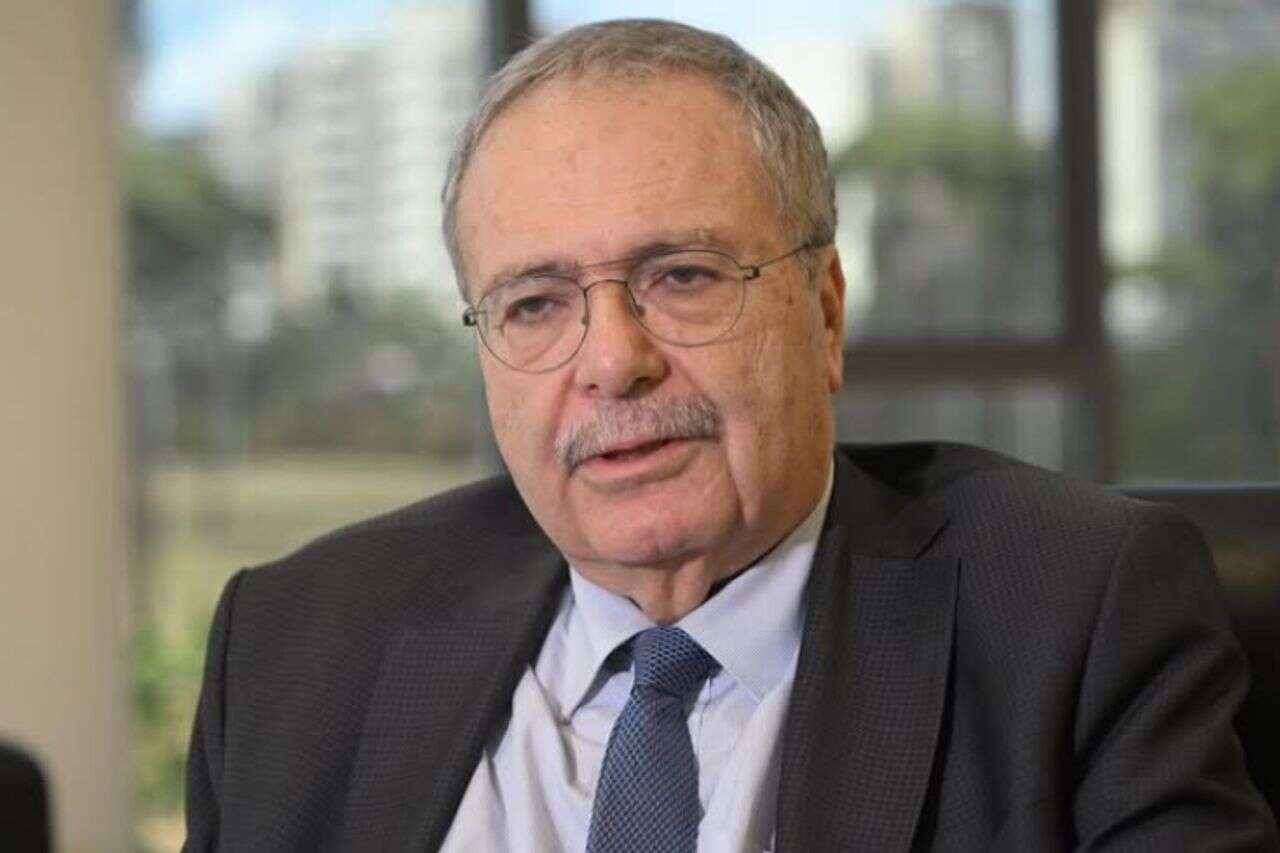 In Lebanon they signal: "Forbid military activity outside the country"