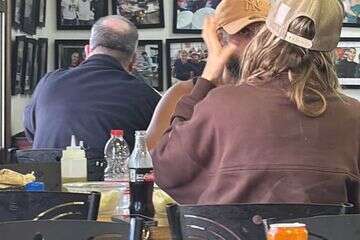 עדי הימלבלוי ובן זיני פותחים שולחן