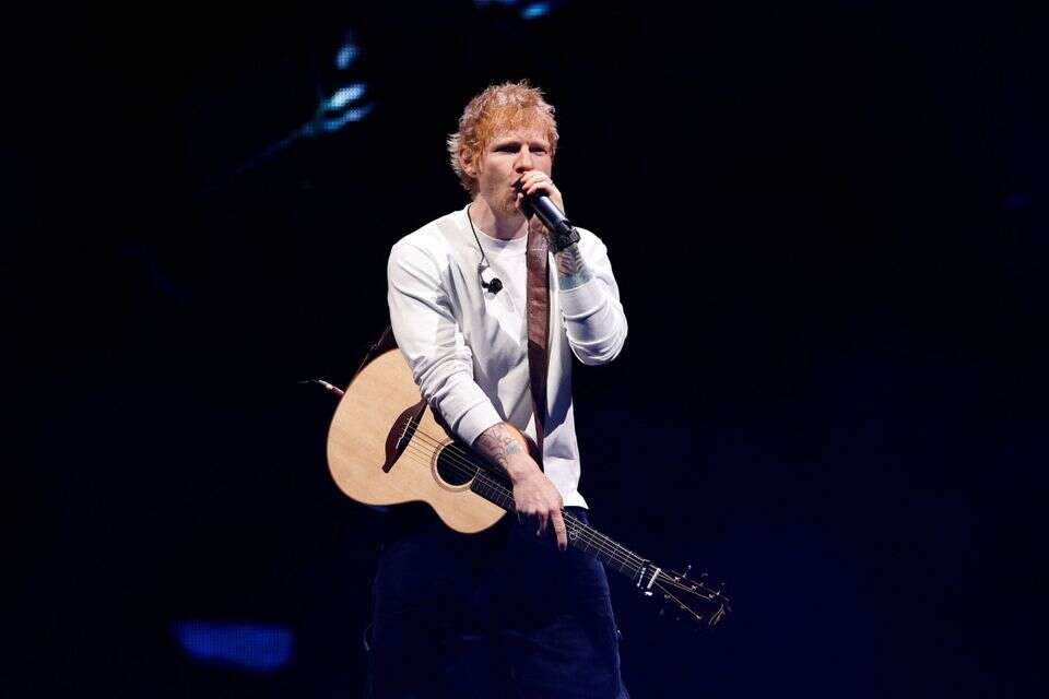 זריקות הרזיה: אד שירן מצית גל שמועות