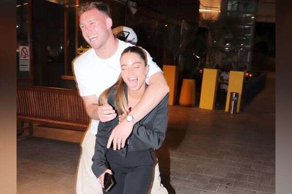 נועה קירל והבעל דניאל פרץ , ניר פקין