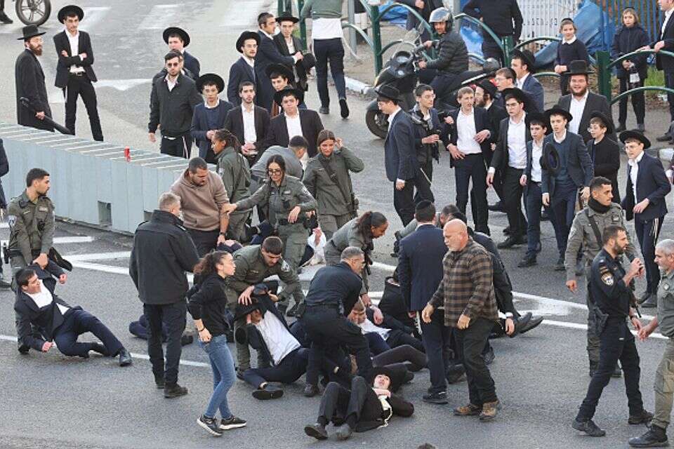 מאבקים אלימים בהפגנת חרדים בכביש 4 (ארכיון) , קוקו