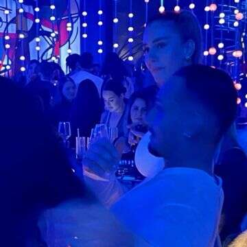 חופשי על הבר: איסקוב צמוד בבילוי לילי