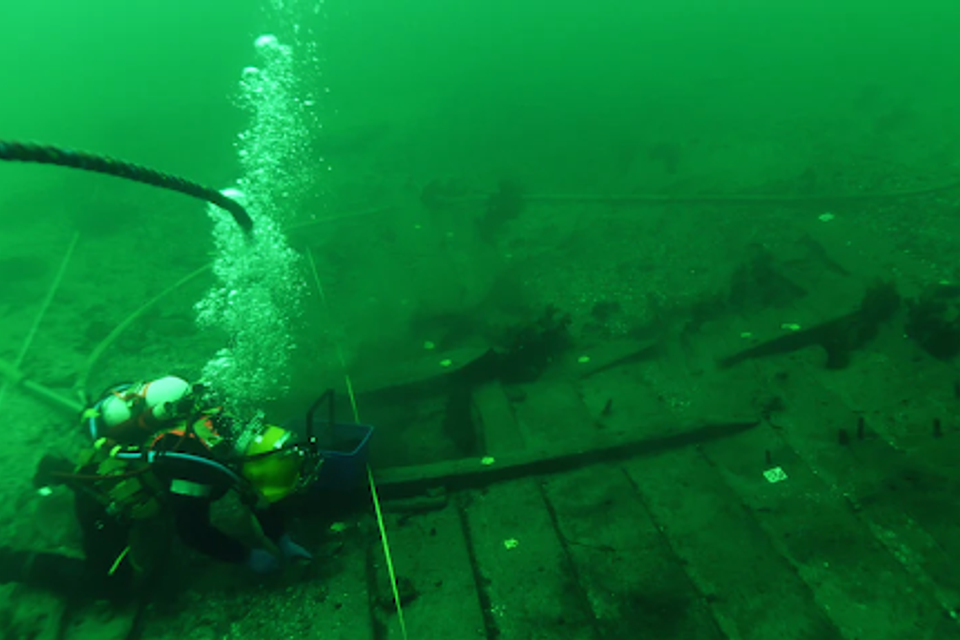 נעליים, מחרוזת תפילה וסיר בישול: מה מגלה ספינת הענק מהמאה ה-15