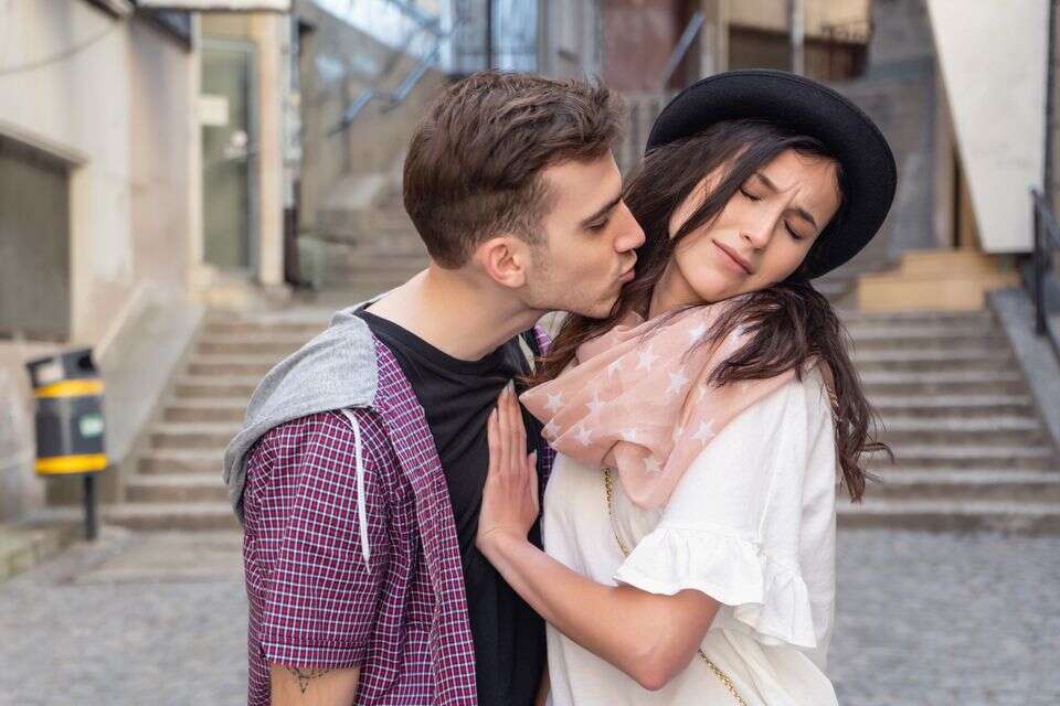 זוגיות מערכות יחסים ריח רע מהפה דייטים , istockphoto