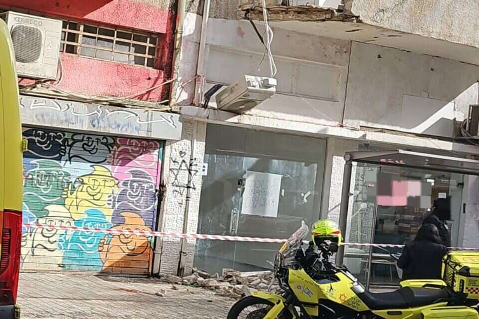 מרפסת קרסה בתל אביב - גבר נפצע באורח קשה