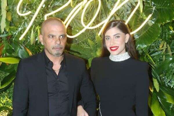 מסתכלת קדימה על הגבר הבא. דניאל גרינברג ואייל גולן , ניר פקין