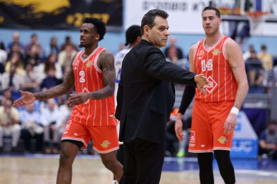 דימיטריס איטודיס , אלן שיבר