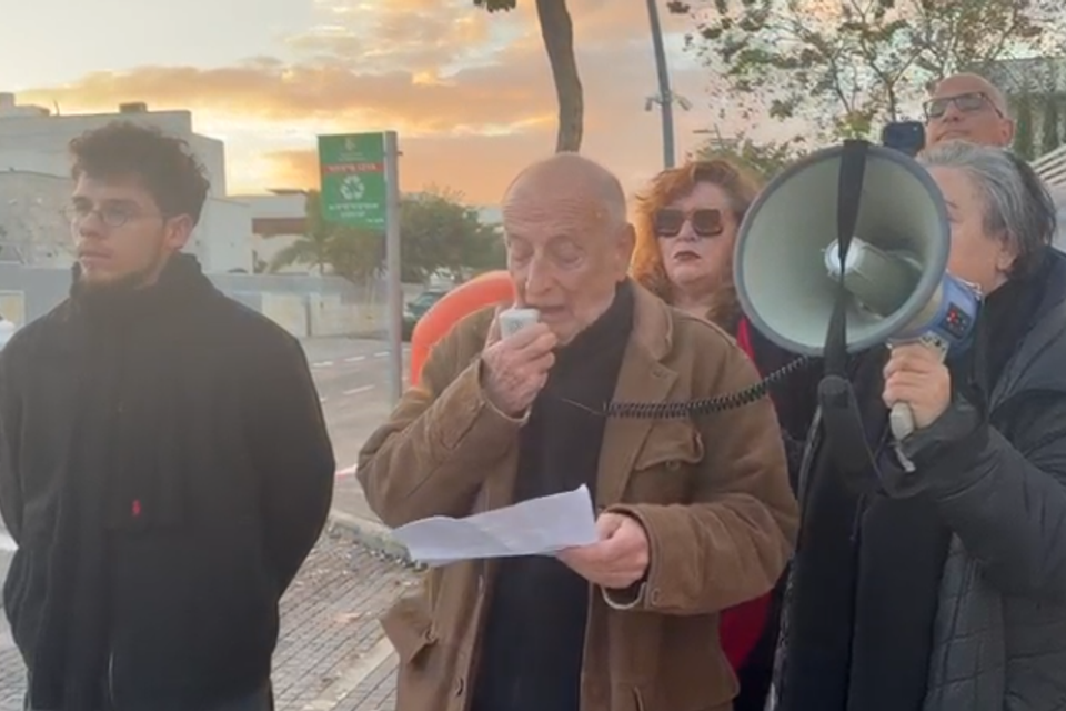 מחאה מחוץ לביתו של השר מיקי זוהר , פראג בנבניסטי