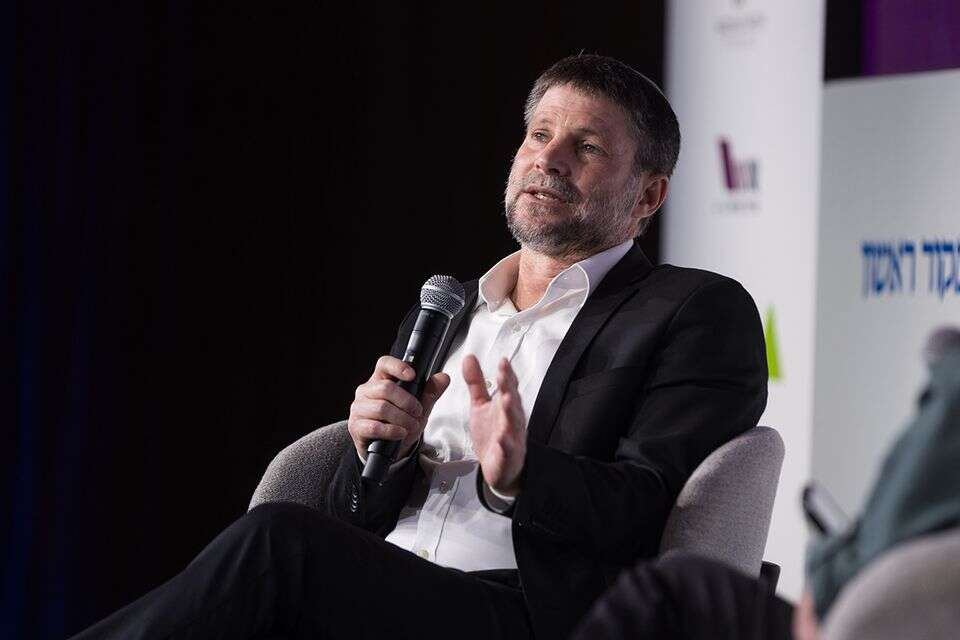 Minister Smotrich: We will encourage Arab immigration from Judea and Samaria