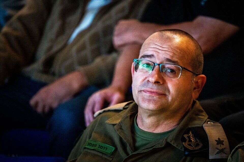 רומן גופמן. עדיין אין הכרעה , אורן בן חקון