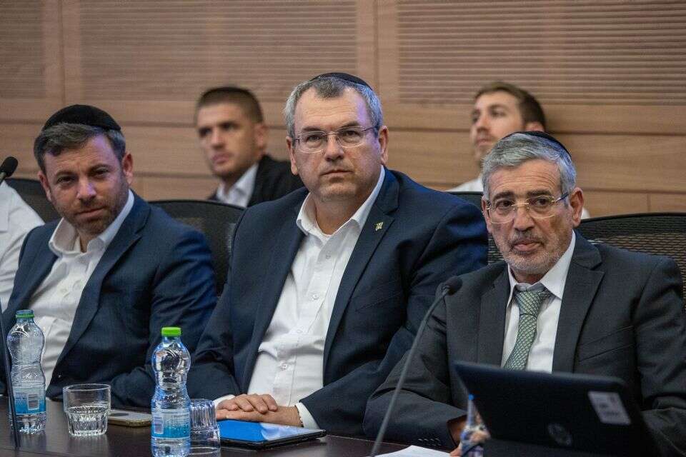 The Civil Service Commissioner revoked the powers of the Chief Rabbinate Yehuda Cohen