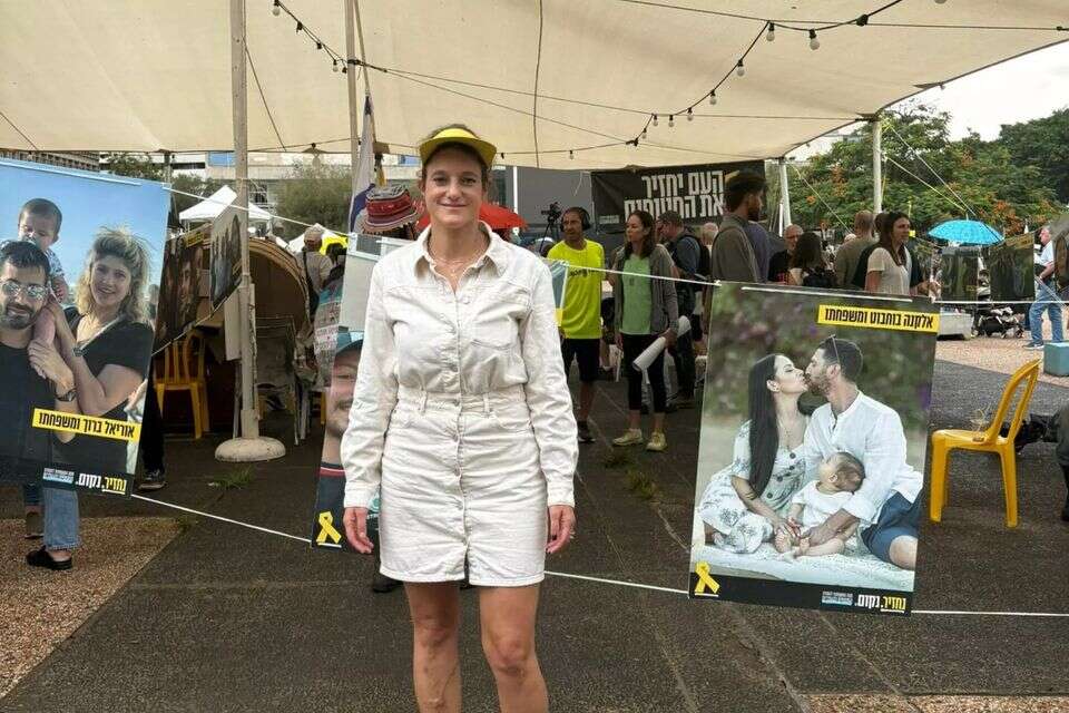 סולנית הפופ-מטאל שהפכה למובילת מאבק באנטישמיות בסקנדינביה