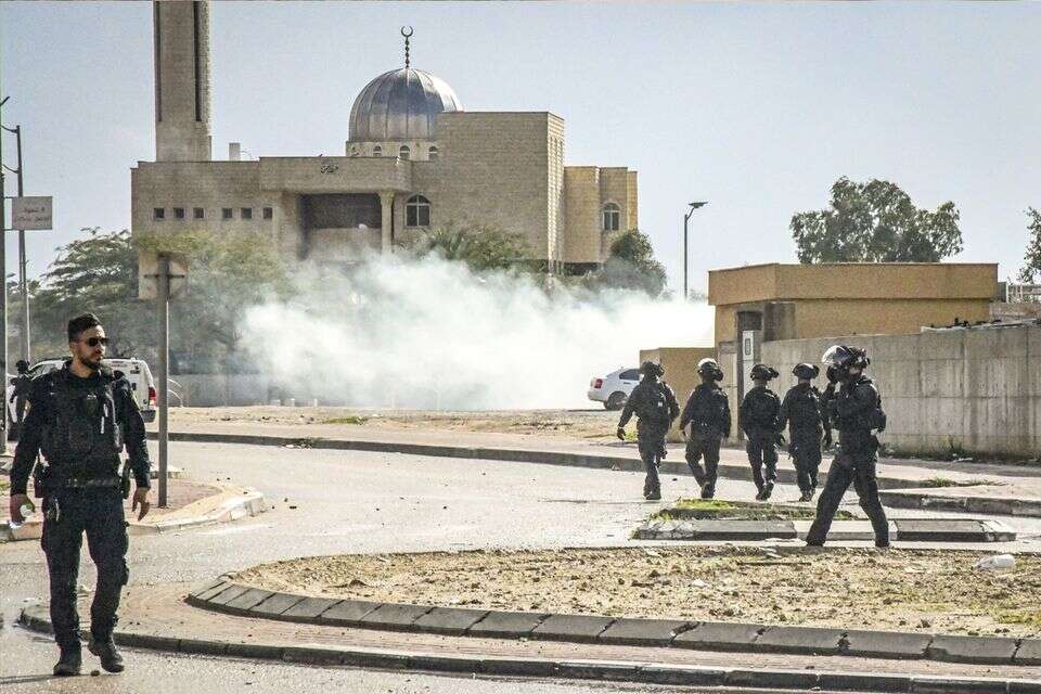 פשיטת כוחות משטרה על תראבין, השבוע. "אמרתי לבן גביר, 'תעבוד בשכל כמו שעבדו לפניך, בשקט!'" , דודו גרינשפן