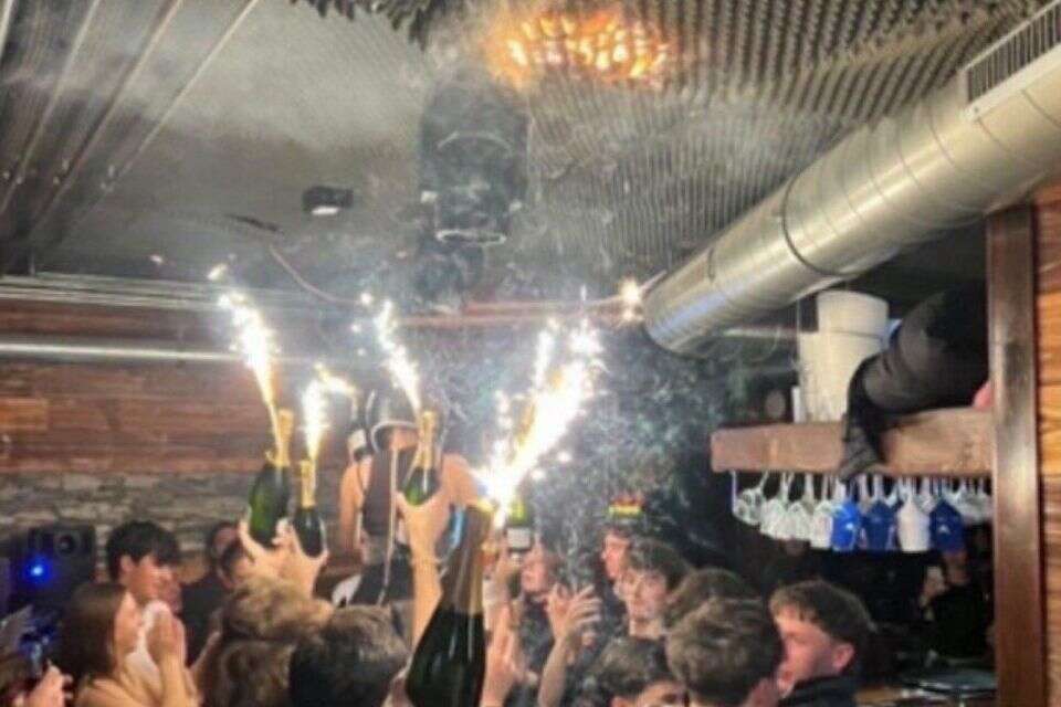 תיעוד חדש מהאסון בשוויץ: חוגגים עם זיקוקים - רגע לפני שהגג עלה באש