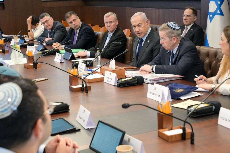 ישיבת ממשלה. קדנציה מלאה ויוצאת דופן , מעיין טואף, לעמ