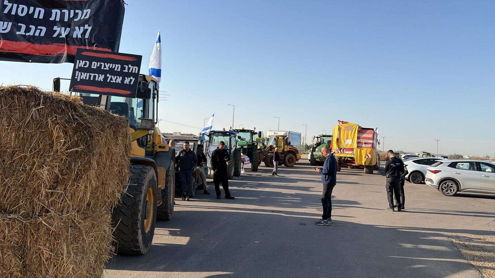 מאות חקלאים בצמתים ברחבי הארץ כנגד רפורמת החלב , מחאת הרפתנים