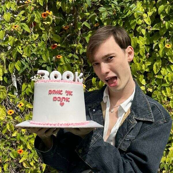 ״שיהיה לי בעל חתיך, אמן״: המשאלה של אלכס קורוטייב