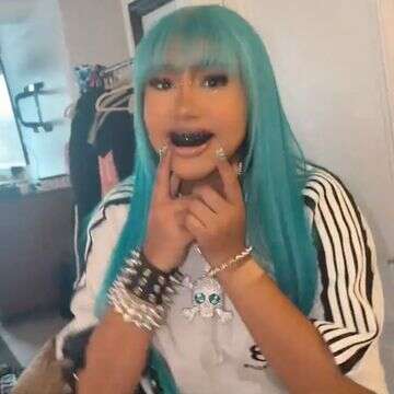 בגיל 12: נורת' ווסט עושה עגיל במקום אקזוטי