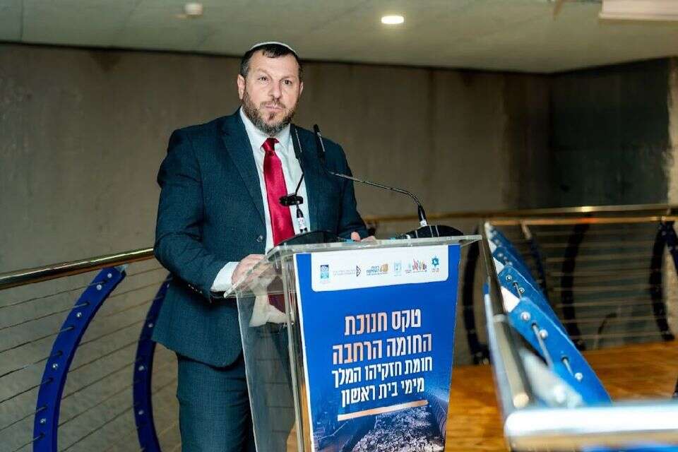 השר אליהו: ״צריך לבנות חומה מול הטרור מקרב הבדואים״
, לשכת שר המורשת