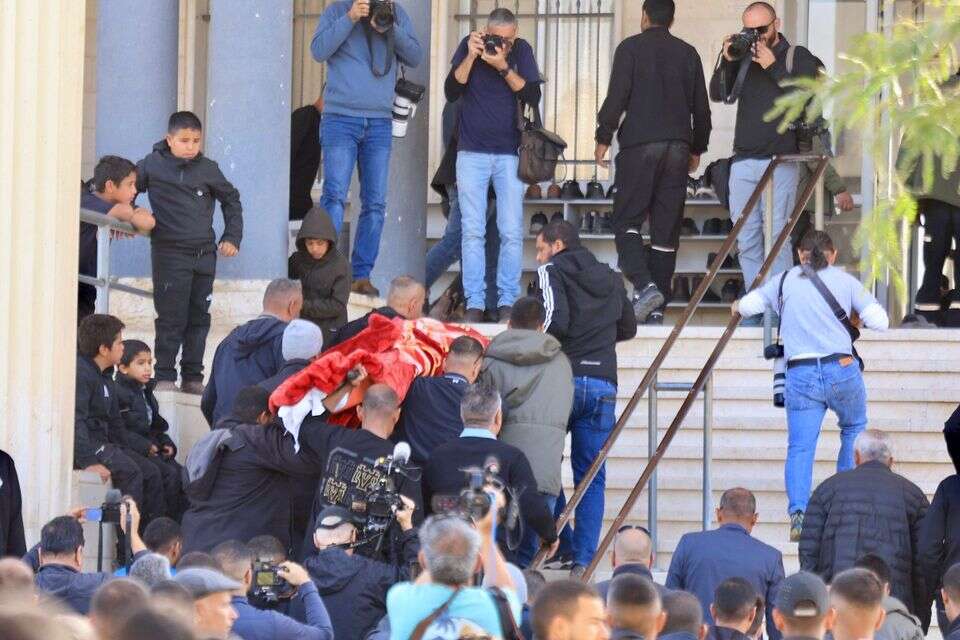 מסע הלווייה בתראבין , הודיה בושרי