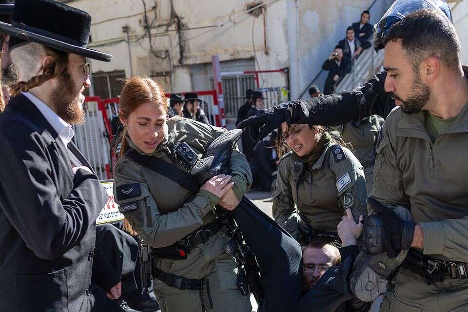 The representatives of the ultra-orthodox factions received the draft text of the conscription law