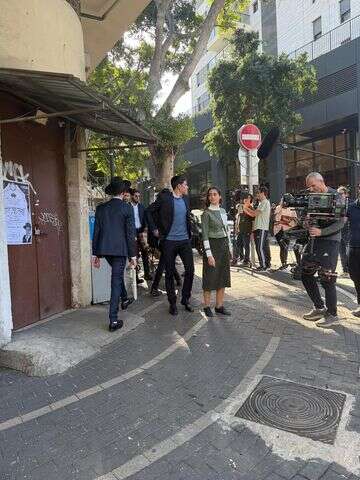 ניב סולטן וידין גלמן בלבוש חרדי ומפתיע