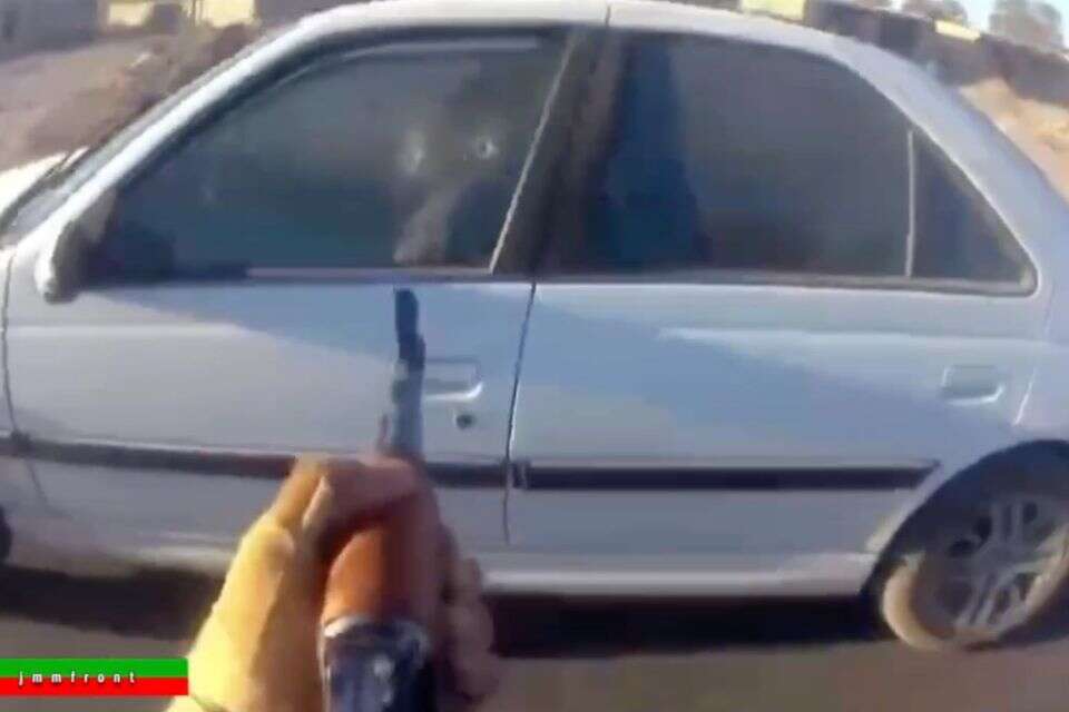 תיעוד דרמטי: התנקשות בקצין משטרה איראני
 , ללא קרדיט
