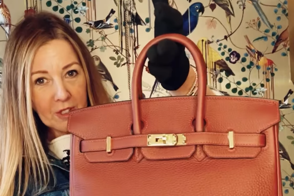 שוד תיקי יוקרה יד שנייה: בעלת החנות יצאה למצוד אחר הגנבים