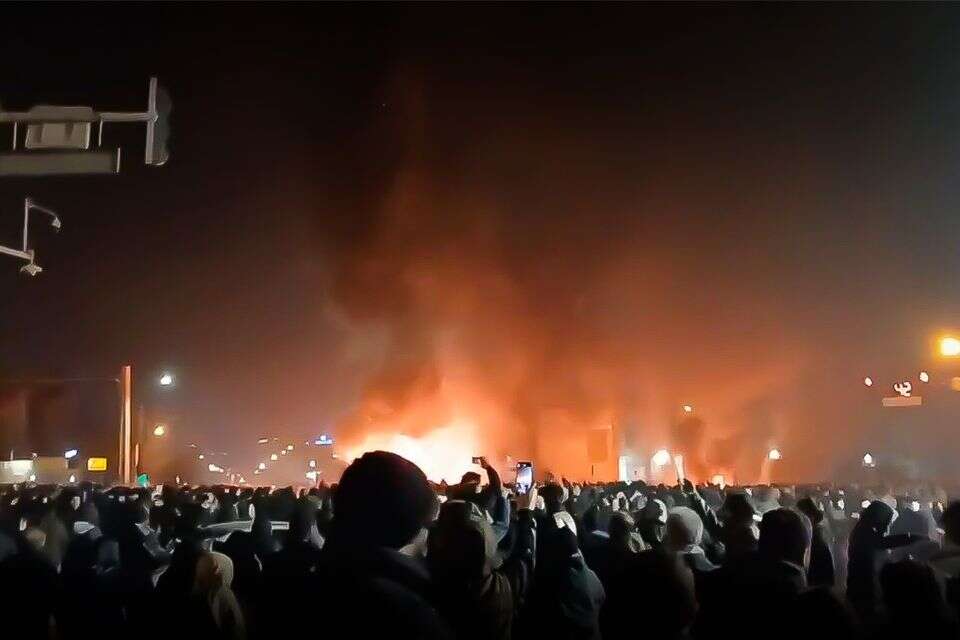 מנסים לחסום את השמש - כך משטר האייתוללות פועל נגד האינטרנט במדינה